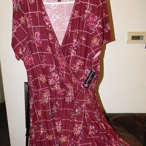 WOMEN’S  PLUS SIZE DEREK HEART WRAP MIDI DRESS.